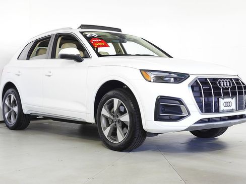 Used 2023 Audi Q5 2.0T Premium w/ Convenience Package image 4