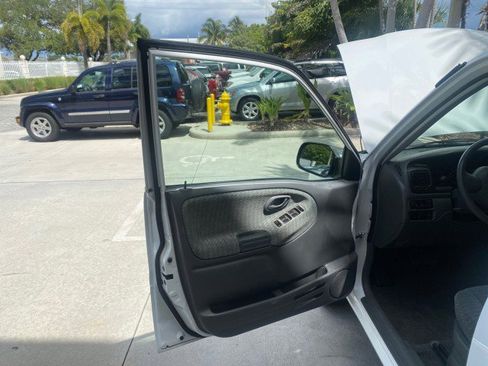 Used 2001 Suzuki Vitara JLS image 10