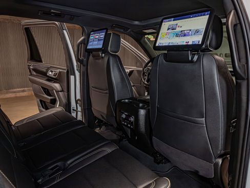 Used 2023 GMC Yukon SLT w/ Max Trailering Package image 26