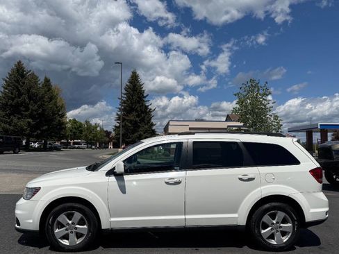 Used 2012 Dodge Journey SXT w/ Flexible Seating Group AWD/4WD image 3