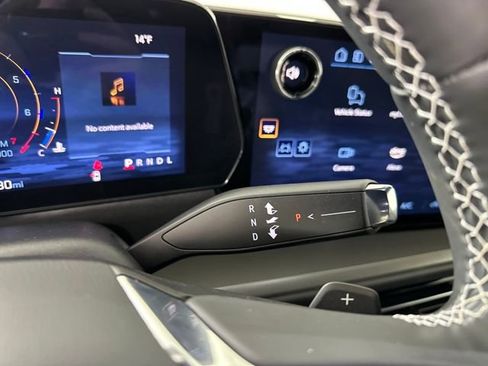 Used 2025 Chevrolet Traverse LT image 20