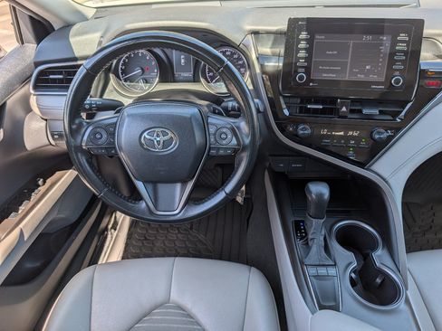 Used 2023 Toyota Camry SE FWD image 4