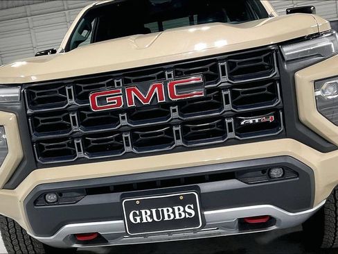 Used 2024 GMC Canyon AT4 w/ AT4 Premium Package AWD/4WD image 34