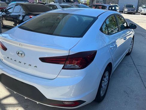 Used 2019 Hyundai Elantra SE w/ Cargo Package image 4