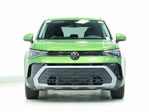 New 2025 Volkswagen Taos SE image 2