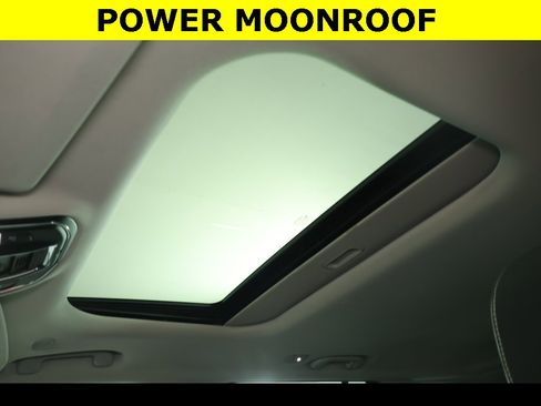 Used 2023 Jeep Grand Cherokee Laredo image 4