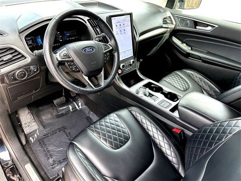 Used 2024 Ford Edge Titanium image 13