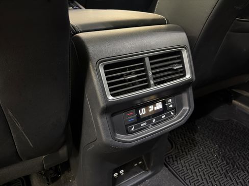 Used 2024 Volkswagen Atlas SEL Premium R-Line AWD/4WD image 24
