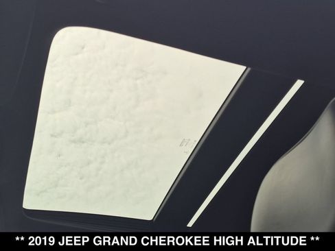 Used 2019 Jeep Grand Cherokee High Altitude AWD/4WD image 4