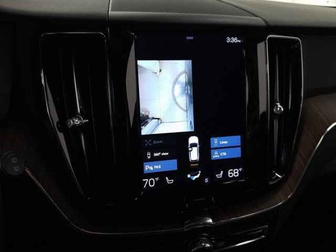 Used 2021 Volvo XC60 T5 Momentum w/ Advanced Package image 31