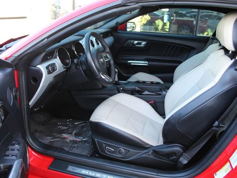 Used 2015 Ford Mustang Premium RWD image 9