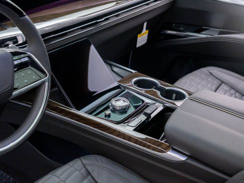 New 2026 Cadillac Escalade ESV Platinum Sport AWD/4WD image 12