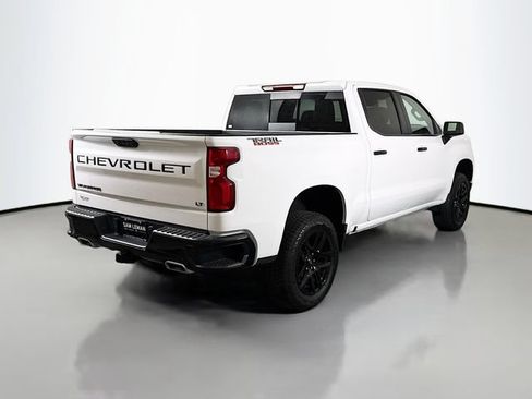 Used 2025 Chevrolet Silverado 1500 LT Trail Boss w/ Convenience Package II AWD/4WD image 7