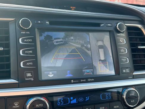 Used 2019 Toyota Highlander Limited Platinum AWD/4WD image 41