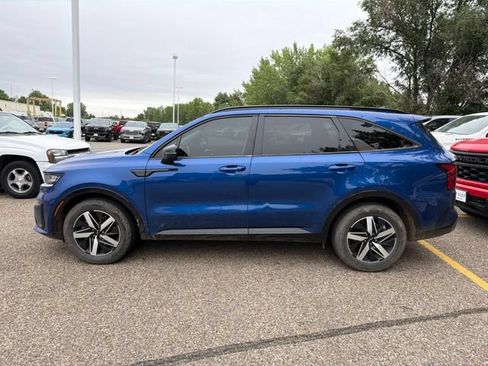 Used 2023 Kia Sorento S w/ Panoramic Sunroof Package FWD image 5