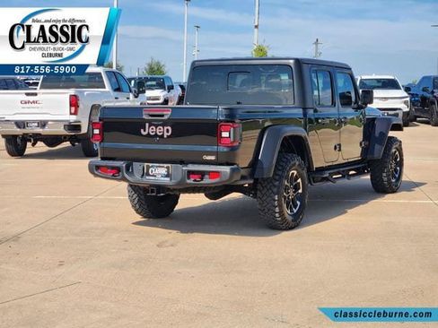 Used 2024 Jeep Gladiator Rubicon w/ Technology Group AWD/4WD image 10