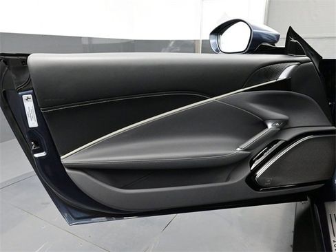 Used 2023 Ferrari Roma image 7