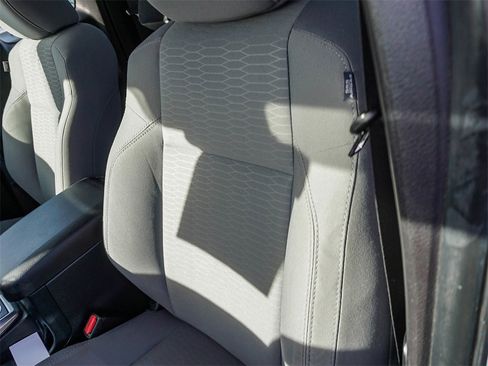 Used 2018 Toyota Tacoma SR5 w/ SR5 Appearance Package (SM) image 20