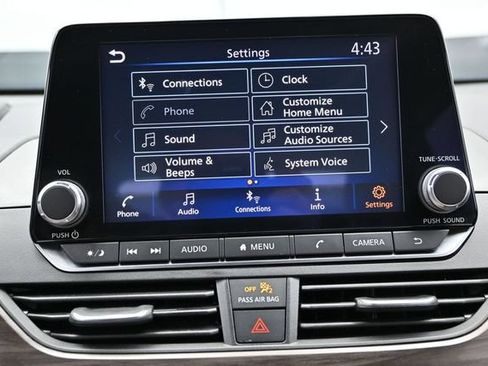 Used 2024 Nissan Altima 2.5 SV AWD/4WD image 32