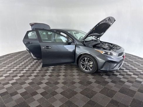 Used 2022 Kia Forte LXS image 12