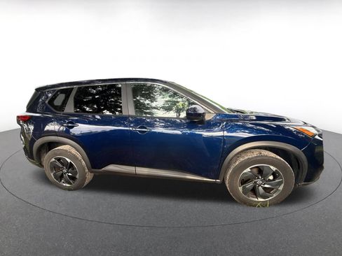 Used 2025 Nissan Rogue SV AWD/4WD image 7