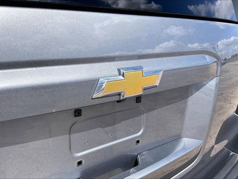 Used 2018 Chevrolet Suburban LT RWD image 27