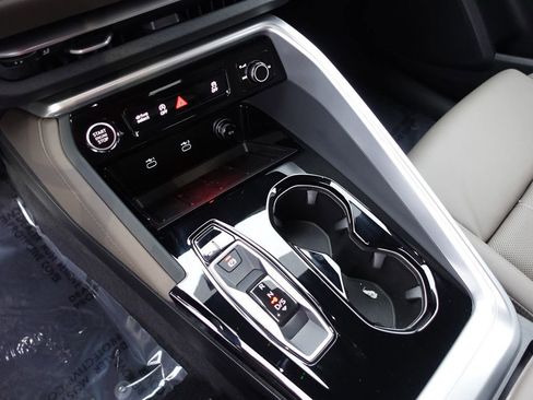New 2025 Audi Q5 Prestige image 21