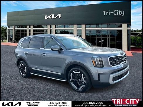 New 2025 Kia Telluride S image 1