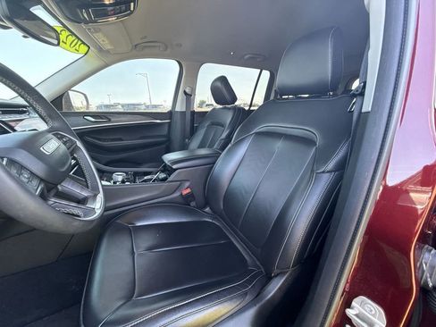 Used 2023 Jeep Grand Cherokee L Limited AWD/4WD image 23