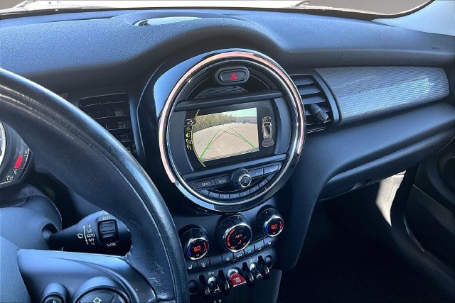 Used 2018 MINI Cooper 2-Door Hardtop FWD image 11