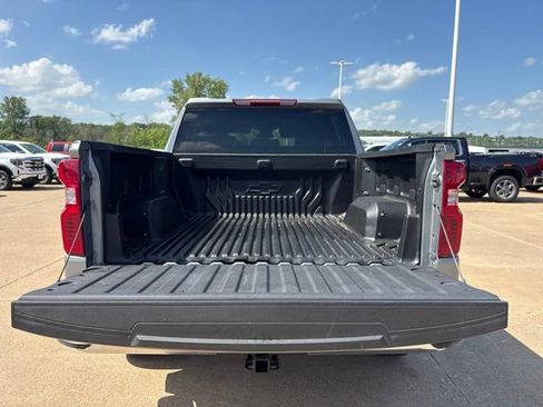 Used 2024 Chevrolet Silverado 1500 LT AWD/4WD image 5