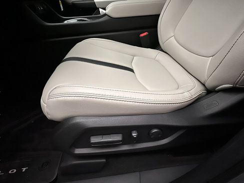 New 2026 Honda Pilot Touring image 13