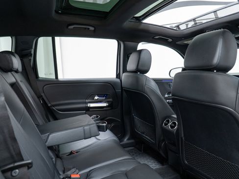 Used 2022 Mercedes-Benz GLB 250 250 4MATIC image 23