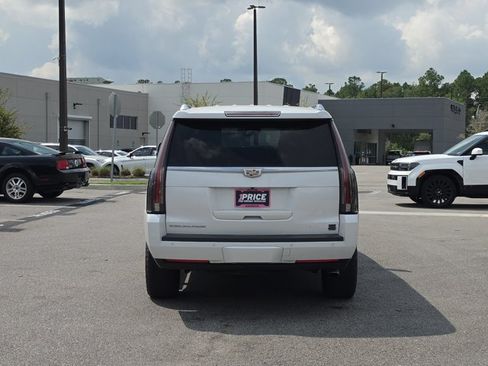 Used 2016 Cadillac Escalade Premium AWD/4WD image 7