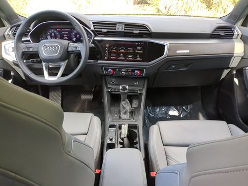 Certified 2025 Audi Q3 2.0T Premium w/ Convenience Package image 13