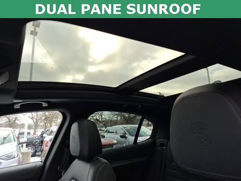 Used 2024 Alfa Romeo Stelvio Veloce image 5