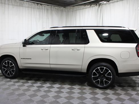 Used 2021 Chevrolet Suburban RST w/ Luxury Package AWD/4WD image 37