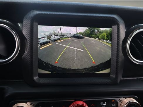 Used 2022 Jeep Wrangler Unlimited Rubicon w/ Trailer Tow Package AWD/4WD image 24