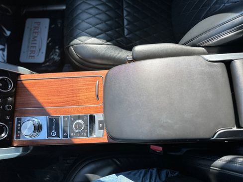 Used 2021 Land Rover Range Rover SV Autobiography Dynamic image 31