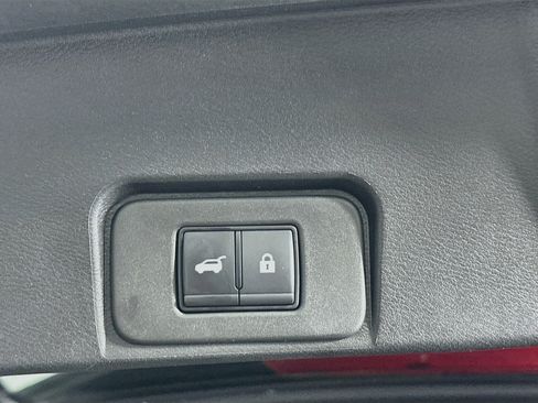 Used 2025 Nissan Rogue SV FWD image 30