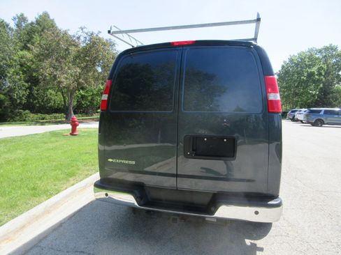 Used 2020 Chevrolet Express 2500 w/ Driver Convenience Package RWD image 11