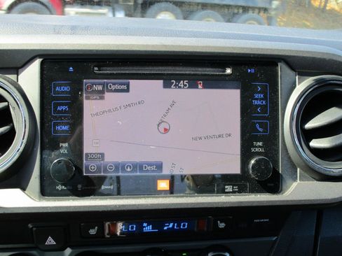 Used 2019 Toyota Tacoma TRD Off-Road image 14