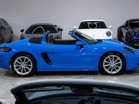 Used 2022 Porsche 718 Boxster RWD image 8