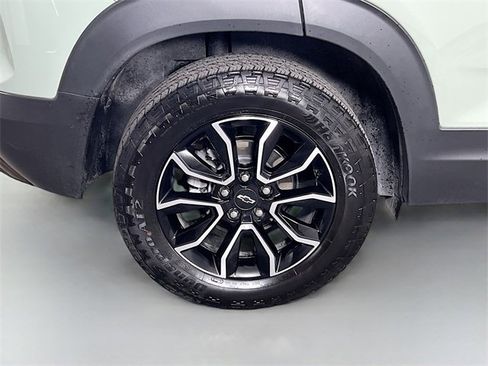 Used 2025 Chevrolet TrailBlazer ACTIV w/ Convenience Package image 38