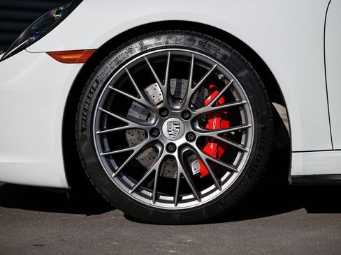 Certified 2019 Porsche 911 Carrera 4S image 9