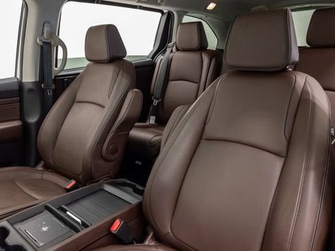 Used 2026 Honda Odyssey Touring image 11