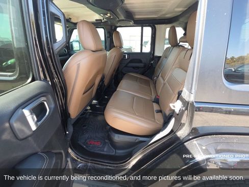 Used 2022 Jeep Wrangler Unlimited Sahara AWD/4WD image 12