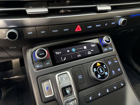 Used 2024 Hyundai Palisade Calligraphy image 8