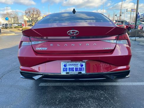 Used 2021 Hyundai Elantra Limited image 6