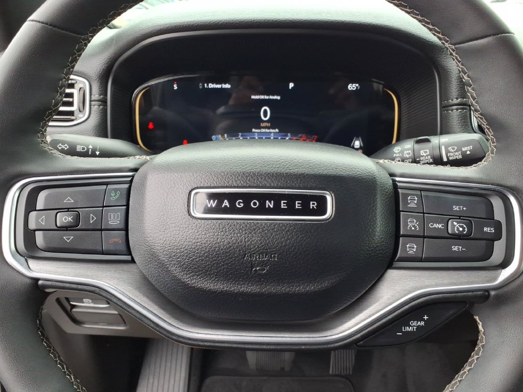 Used 2023 Jeep Wagoneer Series II AWD/4WD image 5